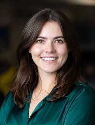 Kelly Flynn's Instagram, Twitter & Facebook