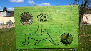 Eine Torwand Fur Angehende Fussballprofi S Torwand Selber Bauen Fussball Holz Projekte Holzbearbeitungs Projekte Holzarbeiten