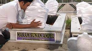 Sunan ampel adalah salah seorang wali di antara walisongo yang menyebarkan ajaran islam di pulau jawa. Sunan Ampel Tokoh Kunci Walisongo Pojok Pantura