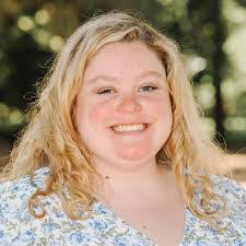 Maria Bateman's Instagram, Twitter & Facebook