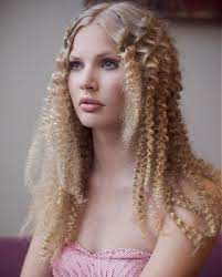 Crimping Hair The Hottest Trend Of Today You Can Check Many Different Crimping Hairstyles And Read The Article In Blonde Wavy Hair Hair Crimper Crimped Hair