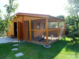 Gartenhauser Mal Anders 4 Ideen Zur Zweckentfremdung Hinterhofhuhner Gartenhaus Selber Bauen Huhnerhaus Bauen