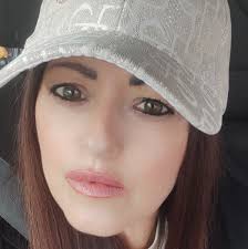 Frankie's Bar Pizzeria Sorrento is the number one place to go for pizza,  best I've ever had!!!