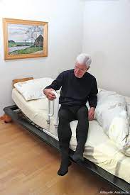 Dann kann eine aufstehhilfe für das bett die richtige senioren alltagshilfe für sie sein. Bett Aufstehhilfe Fur Senioren Seniorenlotse