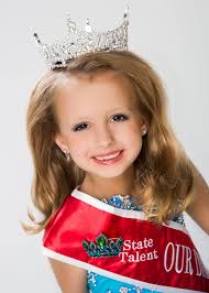 Sharing a beautiful new release, Naomi, and her parents. While we keep  backup files of all images, each family owns the rights to them. A few  months after their session they are