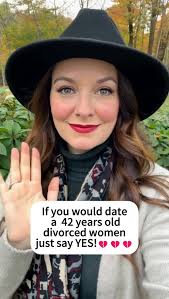 American single woman, single free life. #singlelife #SingleAndReadyTo...