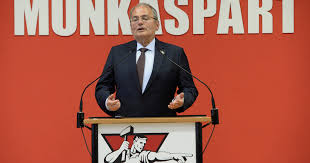 Édesapja thürmer gyula, a kommunista magyar munkáspárt elnöke. Elhztfhlfvmstm