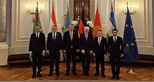 🇩🇪🤝🇰🇿🤝 🇰🇬 🤝🇹🇯🤝 🇹🇲🤝 🇺🇿 Starke Partner in bewegten Zeiten:  Bundespräsident Steinmeier hat heute die Außenminister von Kasachstan,  Kirgisistan, Tadschikistan, Turkmenistan und Usbekistan empfangen.  Deutschland verbindet mit den fünf ...