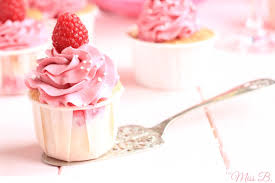 Muffins allein sind ja schon wunderbar. 10 Topping Grundrezepte Fur Cupcakes Frostings Buttercremes Und Co