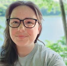Why are the buoys around Sunken Island so small?