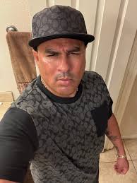 Tengo esta y poquito más ribete quiero una estándar ft o algo así y sin  pedos !!