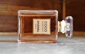 Coco mademoiselle intense is beautiful, it has punch, it is in a way more rounded than the original, more modern maybe.longevity is great, it is a great scent to have for winter.it is in a way less patchouli. Chanel Coco Mademoiselle Eau De Parfum Intense Review