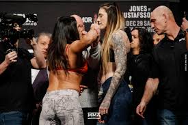 Mma star cat zingano has sued halle berry, alleging that she passed up a key ufc fight in order to appear in berry's film about mixed martial arts — only to be dropped from both ufc and the. Ufc 232 Live Blog Cat Zingano Vs Megan Anderson Mma Fighting