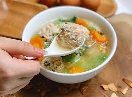 Fimela.com, jakarta masak sop yang enak tentu butuh bumbu yang tepat. 5 Resep Sayur Sop Bakso Paling Enak Kuahnya Segar Bisa Hangatkan Tubuh