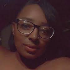 Mon-Fri : Scrubs Sat-Sun : moo-moo This can't be life 🤦🏽‍♀️