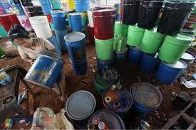 Hal ini dapat diwujudkan dengan membuang sampah pada tempatnya. Memanfaatkan Sisa Tong Bekas Jadi Tong Sampah Hias Satu Harapan