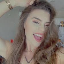 Brooke Shrum's Instagram, Twitter & Facebook