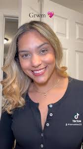 Kimberly Valdez's Instagram, Twitter & Facebook