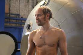 Актер, режиссер, сценарист, продюсер рост: File Aksel Hennie 2012 Jpg Wikipedia