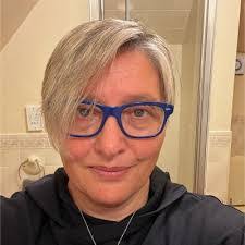 Stephen Hanrahan's Instagram, Twitter & Facebook