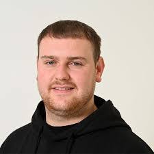 Steven Carey's Instagram, Twitter & Facebook