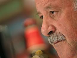 Del Bosque stays loyal to his World Cup winners
