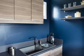 Maison En Bleu Et Blanc Chantiers De Reference Inspirations Et Tendances Particuliers Tollens Peinture Bleu Peinture Bleu Gris Couleur Peinture Cuisine