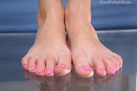 Misty Stone's alluring legs revealing perfect feet - a treat for your senses