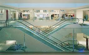 Les Escalators Desservent Les Etages Des Galeries Lafayette Maison Staircase Home