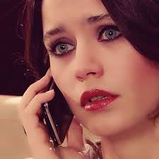 Beren Saat On Instagram Beren Saat Beautiful Dreadlocks Turkish Beauty Beautiful Eye Makeup