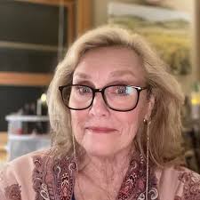 The Buffer app seems to work ok for crossposting