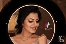 Deepa Anand's Instagram, Twitter & Facebook