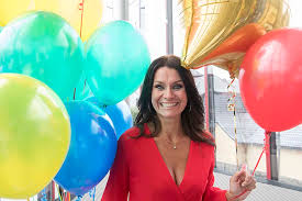 Trebarnsmoren forteller at hun ikke utelukker flere barn. Skal Vi Danse Programleder Katrine Moholt Utelukker Ikke Familieforokelse