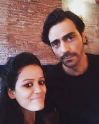 Varsha Pathak (@VarshaP19044840)