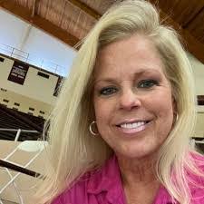 Julie Muntz's Instagram, Twitter & Facebook