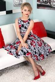 Check spelling or type a new query. Dress Feminine
