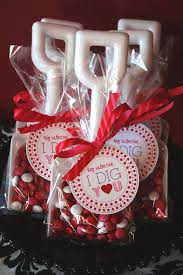 Gift ideas, things to do, tips & tricks. Hey Valentine I Dig You Shovel Set Valentine S Day Etsy Valentines Day Party Valentines For Kids Valentines