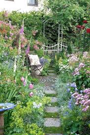 29 Favourite Garden Path Design Ideas Gardenpath Design Favourite Garden Small Cottage Garden Ideas Small Garden Design Beautiful Gardens