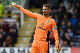 Tom heaton is poised to seal his move to manchester united after undergoing a medical this week. Tom Heaton Could Leave Burnley After Hart Arrival