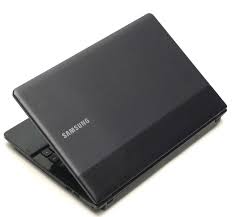 Harga hp samsung terbaru ini paling murah, desain dan warnanya pun lebih millenials ketimbang dua saudaranya (galaxy s10 dan galaxy s10+). Laptop Samsung Np300e4x Bekas Jual Beli Laptop Kamera Bekas Service Sparepart Di Malang