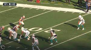 Patriots star julian edelman was arrested saturday night after allegedly jumping on the hood of someone's mercedes. Watch New England Patriots Wr Julian Edelman Pulls Out Nifty Escape Trick On Dolphins Defense Fatmanwriti Julian Edelman New England Patriots Julien Edelman