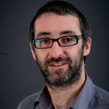 Chris Gourley (@cristhinkslinks)