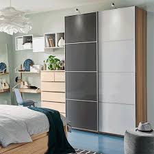 In einem virtuellen, dreidimensionalen raum wird ihnen das möbel maßstabsgetreu im browser präsentiert, sodass sie bereits vor dem einkauf nachvollziehen können, wie sich der ausgewählte schrank im zimmer machen würde. Pax Turen Ikea Osterreich