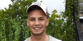 Doch all das scheint ihn nicht glücklich zu machen, denn wenn er könnte, würde er sofort tauschen. Pietro Lombardi Zeigt Seinen Neuen Maserati Express De