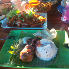 Deeply favorful with the intense aroma of the exotic spices. Makan Indah Selalu Nasi Lemak Kampung Senibong Johor Baru The Nasi Lemak Here Absolutely Satisfy Both The Expert And The Greedy Per Fyi