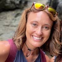 Amy Leonard's Instagram, Twitter & Facebook