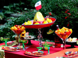 35 Mexican Table Decorations Ideas Summer Outdoor Party Mexican Fiesta Party Mexican Party Theme