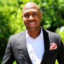 Robert Illg's Instagram, Twitter & Facebook