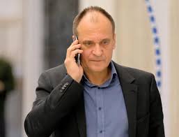 …surprising show of independent candidate paweł kukiz, a rock star and actor who garnered some 21 percent of the vote—a runoff election between komorowski and duda was required. Wielki Dramat Pawla Kukiza Wstrzasajaca Sprawa Polityk Szuka Pilnego Ratunku Nie Ma Chwili Do Stracenia Super Express Wiadomosci Polityka Sport