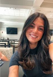 Laura Dilling's Instagram, Twitter & Facebook